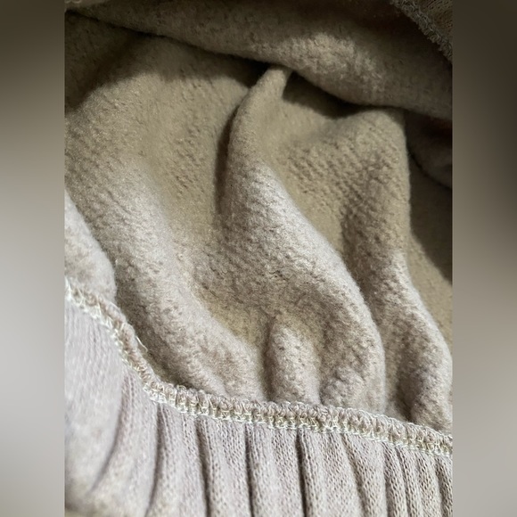 UO Out From Under cropped sweatshirt - Picture 6 of 7